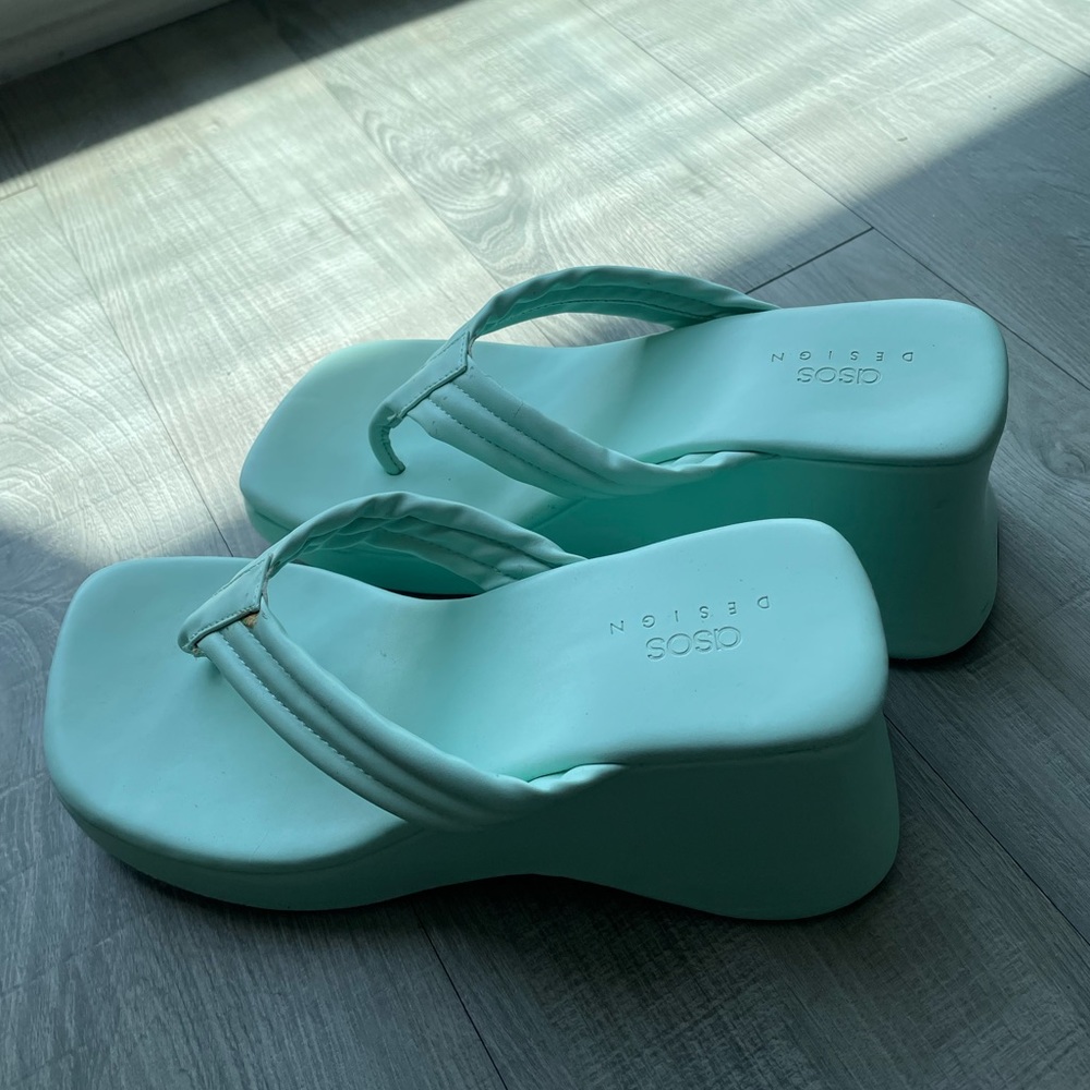 Turquoise platform flip flops